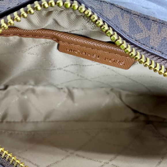 Michael Michael Kors beautiful purse - Picture 5 of 10